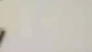 Slim married Tamil wife sharp boobs showing viral MMS