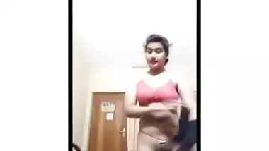 Desi sex whore like this deserves to pose naked on XXX phone camera