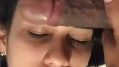 Drunk Nagpur girl enjoys her first desi blowjob