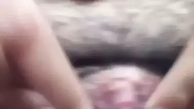 Kanpur girl strips and records her desi nude mms