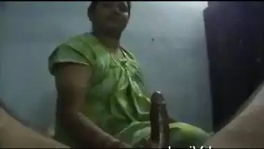 Indian Hot Village Bhabhi Juicy Handjob