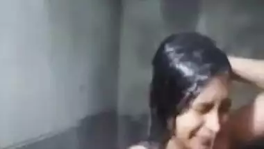 Desi Girl Bathing-2