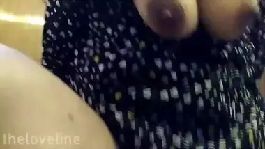 Indian aunty handjob