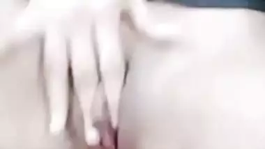 Hijab girl shows pussy and ass on viral live video call