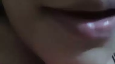 Close up selfie video of desi bhabhi showing nude body