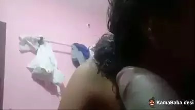 Guy’s desi xxx MMS with her stepmom sucking his dick