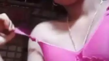 Boobs showing village maal on video call with boyfriend