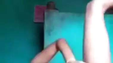 Indian village hottie – Desi nude acrobat show