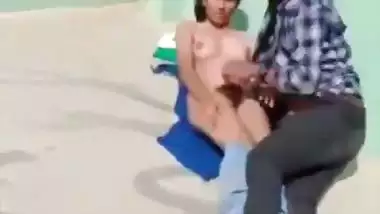 People catch a young couple fucking in desi sex MMS