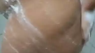 My Indian girl friend bathing - Tamil girl Divya