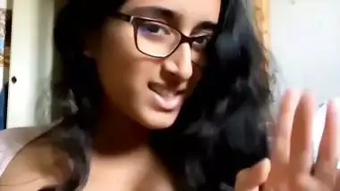Indian girl without bra shows beautiful naked boobs
