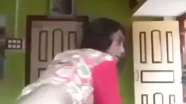 Young village girl’s nude MMS of masturbation