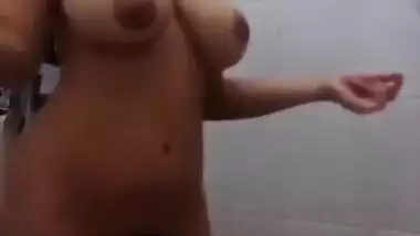 Cute Perfect Figured Babe Nude Show