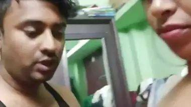 Kinky guy chews big milky boobs in Indian sex video