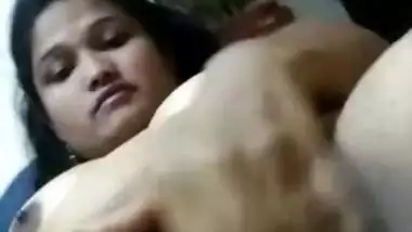 Indian cutie shows need in chudai by gently touching own XXX sissy