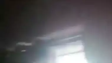 Kolhapur lady records her Indian nude MMS for her lover