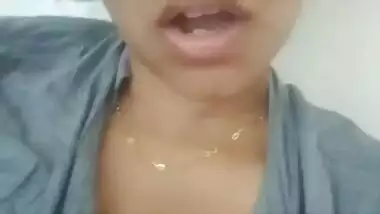 Desi hot girl ka nipple