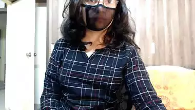 Sexy corona masked Indian girl with missing fingers solo