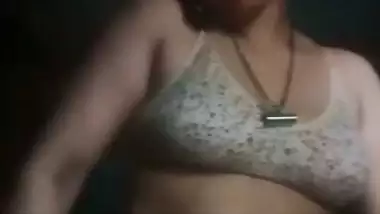 Bhabi Talking On Phone stripping and fingering MMS