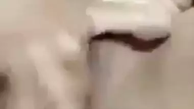 Bhabhi in pink bra goes nude in Bengali viral fingering