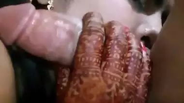 Wife gives an Indian blowjob on her suhagrat night