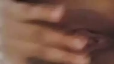 Girlfriend pussy showing on WhatsApp Bengali sex chat