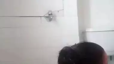 Desi sex video of husband fucking his wife during bath