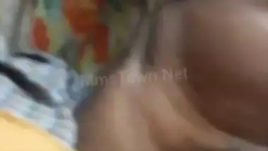 Mature Tamil wife kissing and naked body showing MMS