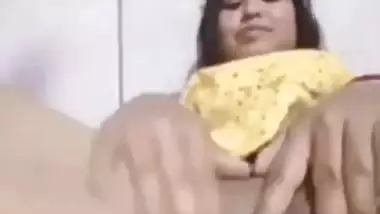 Boudi lifting nighty naked pussy pics and videos