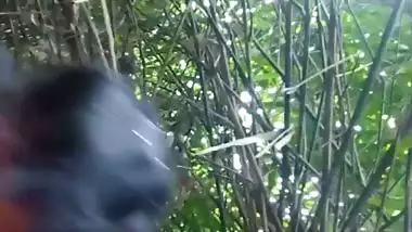 Nude Tamil girl sucking lund of payyan in forest