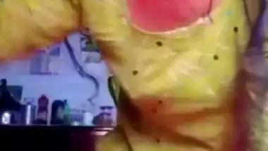 Bangladeshi bhabhi showing ass and fingering pussy