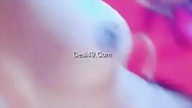 Married Indian girl shows tits but the video isn't for husband