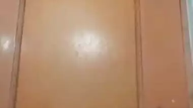 Indian teen bath solo video