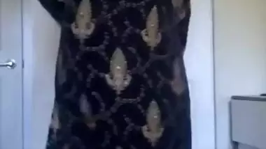 Indian MILF takes off her black XXX saree showing she is ready for sex