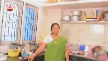 Mallu bbw aunty romances hubby’s friend in kitchen