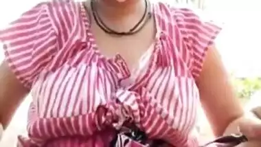 Cute Indian Bhabi showing pussy outdoor