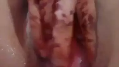 Young pussy fingering by virgin desi college girl