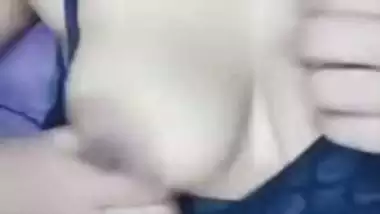 Stripchat young bhabhi showing topless body for money