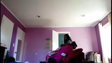 Spying on matured desi aunty dressing in bedroom