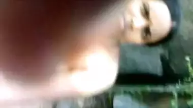 Desi randi aunty sitting nude outdoor clip