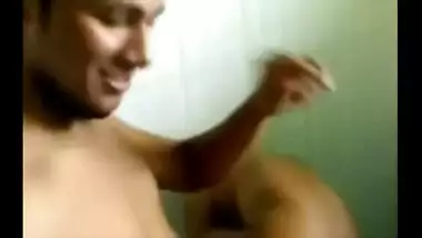 Hot And Wet Pune Girlfriend Gives Blowjob In After Shower