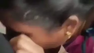 Tamil aunty lifts blouse and shows boobs before blowjob