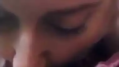 Hijabi lady’s deep Pakistani blowjob to a stranger