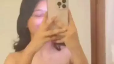 Mallu girl in saree and in topless viral video making