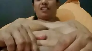 Mature MILF masturbating wet pussy in horny mood