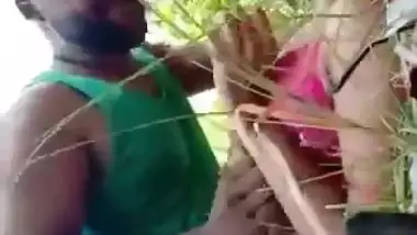 Trapping desi village girl and fucking her outdoor MMS