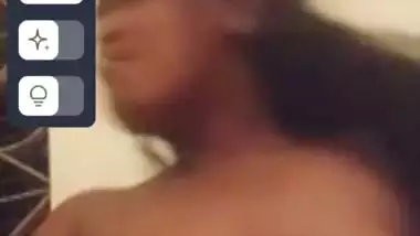 Tamil girl smoking with boobs show on video call sex