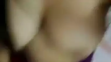 Ladki apne boobs dikhati hai – Indian nude solo