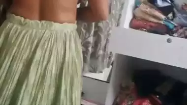 Mumbai Churchgate road apartment bhabhi dress change