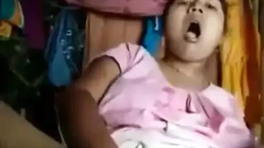 Horny Desi Sexy Bhabhi Fingering Vdo